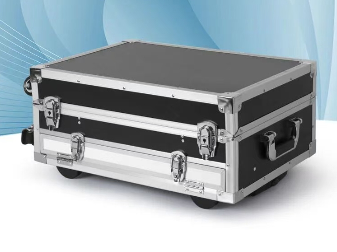 上開(kāi)蓋和側(cè)開(kāi)帶抽屜鋁合金拉桿箱